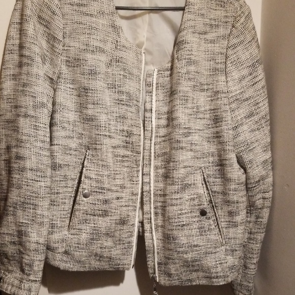 H&M black and white light zippered jacket - Picture 4 of 4